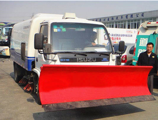 五十鈴鏟雪<a href=http://m.khskpw.cn/saoluche/ target=_blank class=infotextkey>掃路車</a>